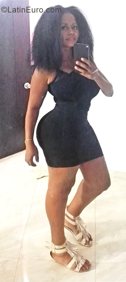 Date this exotic Colombia girl Karen from Cali CO19907