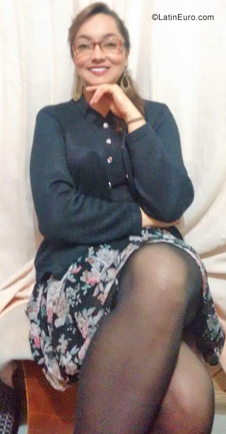 Date this athletic Colombia girl Sandra from Bogota CO19956
