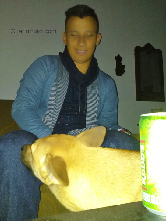 Date this gorgeous Colombia man Alberto from Huila CO19974