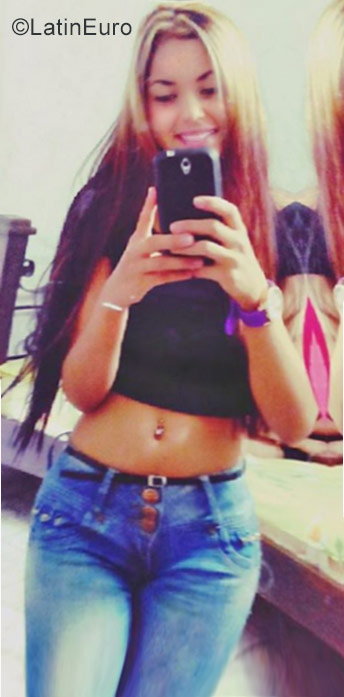 Date this good-looking Colombia girl Tatiana from Medellin CO20111