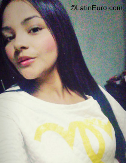 Date this sensual Colombia girl Julieth from Medellin CO20113