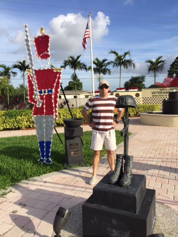 Date this pretty United States man Eduardo velosa from Fort Loderdale US17821