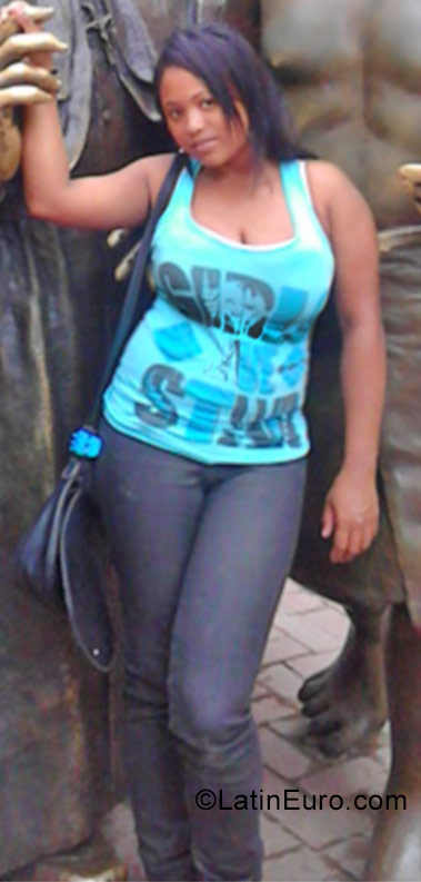 Date this exotic Colombia girl Sulyis from Cartagena CO20201