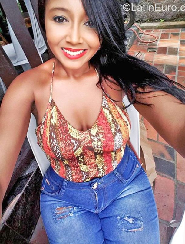 Date this hard body Brazil girl Virginia from Belo Horizonte BR9902