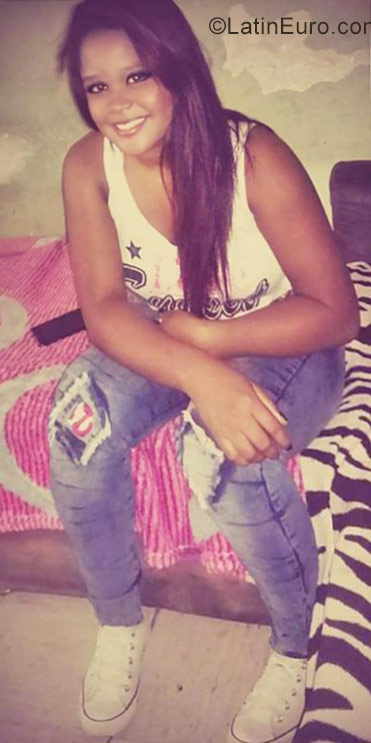 Date this happy Colombia girl Nohelia from Cali CO20371