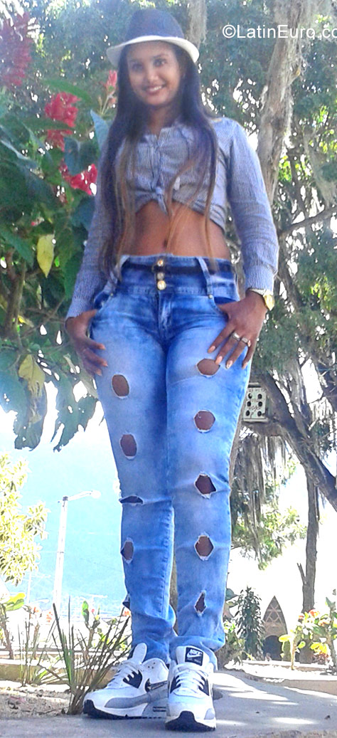 Date this tall Panama girl Lorena from Panama City PA1059