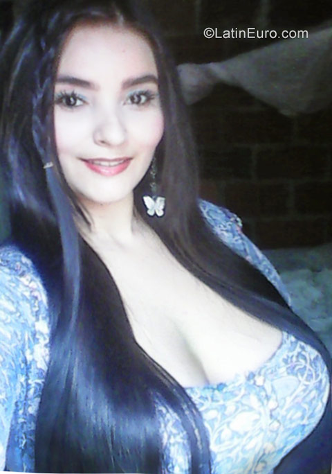 Date this fun Colombia girl Caroly from Cucuta CO20877