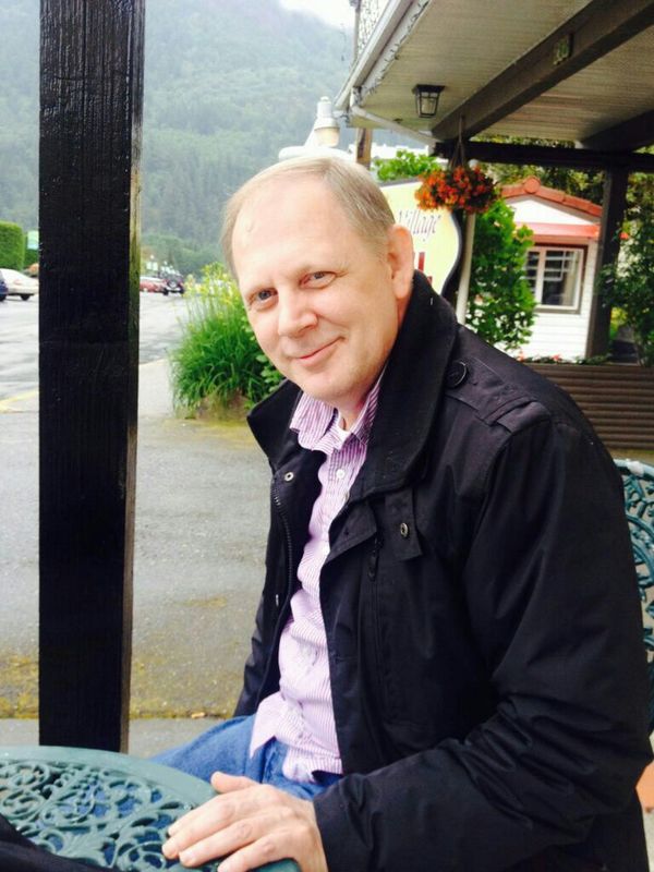 Date this good-looking United States man Karl from Seattle US18033