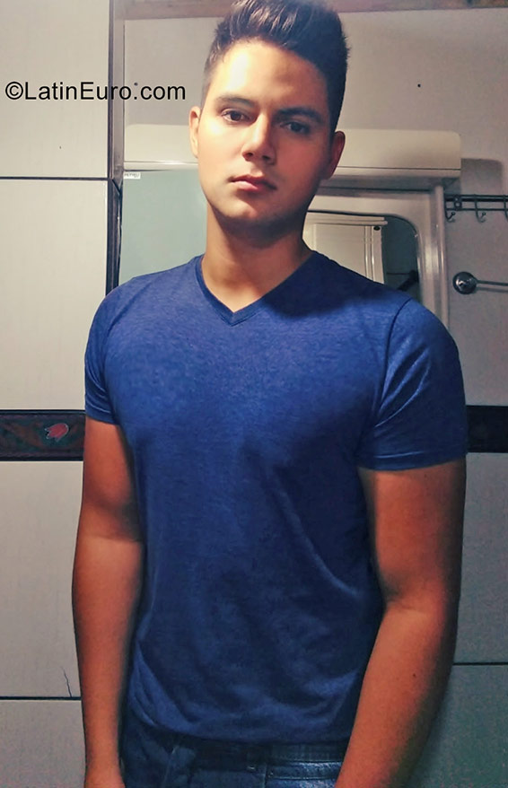 Date this charming Brazil man Guilherme from Novo Hamburgo BR9974