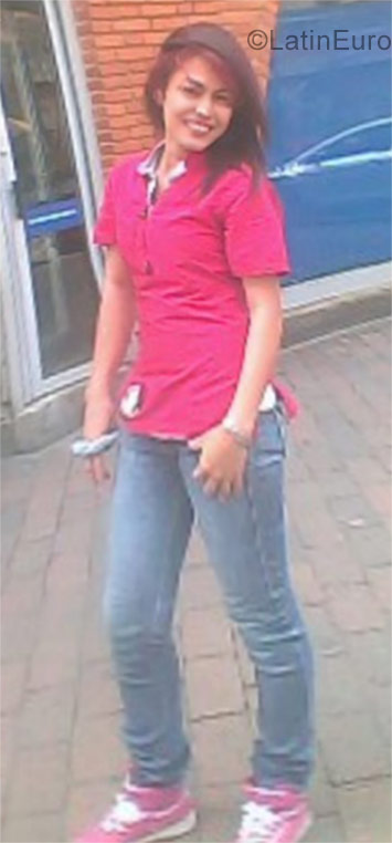 Date this pretty Colombia girl Kellyn from Bogota CO21093