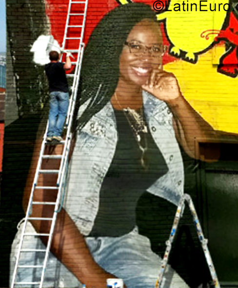 Date this foxy Colombia girl Yamileth from Cali CO21197