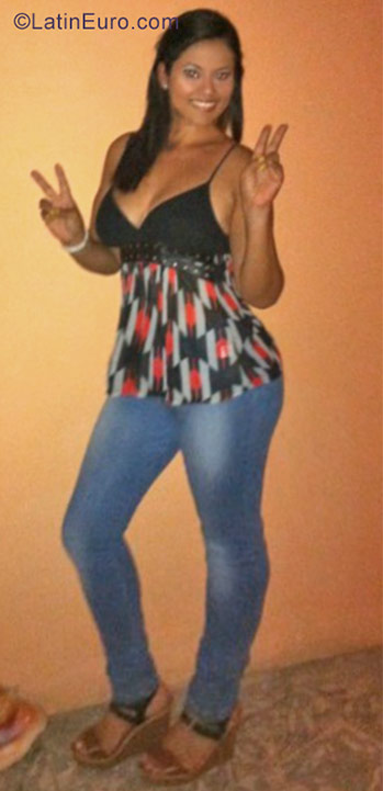 Date this sensual Colombia girl Sandra from Pereia CO21273