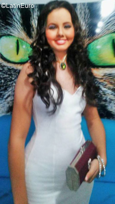 Date this cute Colombia girl Maria from Barranquilla CO21275