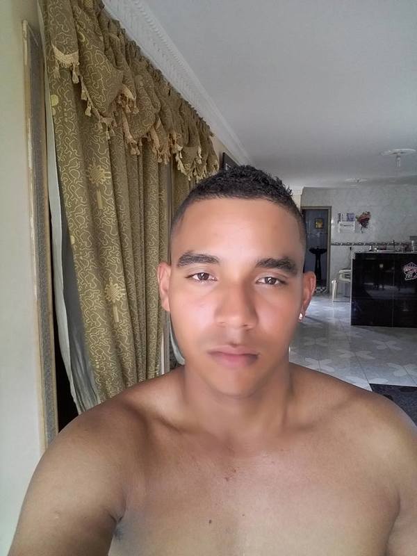 Date this passionate Colombia man Pe&ntilde;ate perez from soledad atlantico CO21276