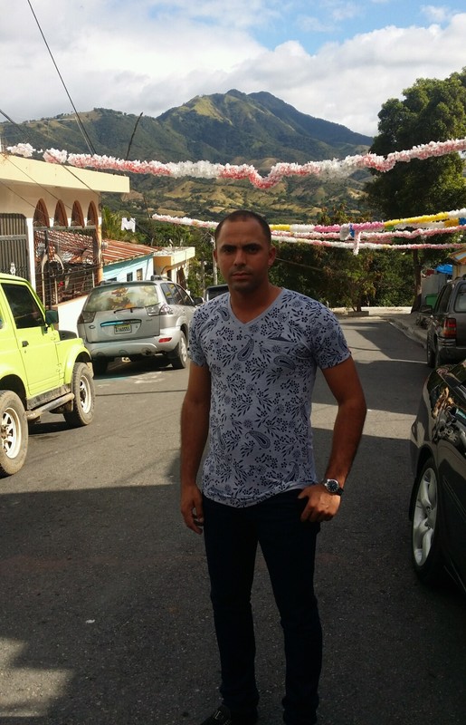 Date this gorgeous Dominican Republic man Renso from Santo Domingo DO28575