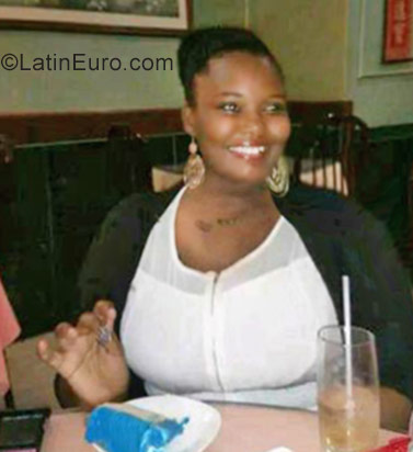 Date this sensual Jamaica girl Brooke from Kingston JM2443