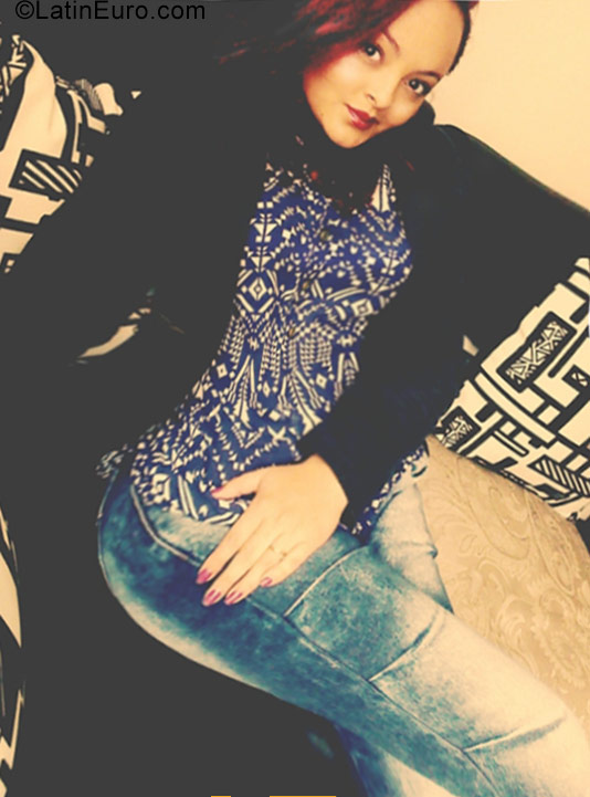 Date this beautiful Colombia girl Ana from Bogota CO21466