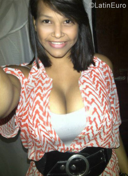 Date this tall Venezuela girl Mariana from Maracaibo VE856