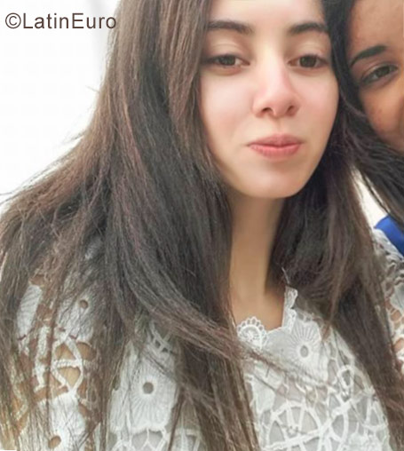 Date this voluptuous Brazil girl Stefani from Porto Alegre BR10055