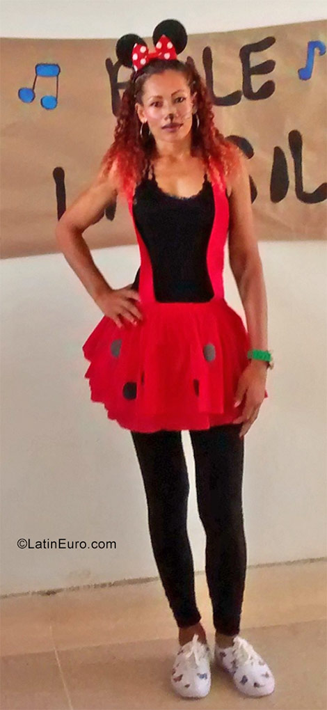 Date this tall Colombia girl Beatriz from Medellin CO21643