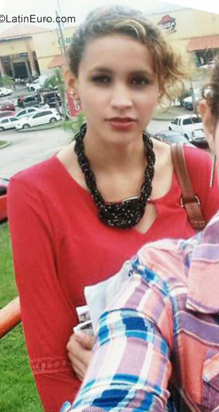 Date this good-looking Honduras girl Damary from San Pedro Sula HN2330