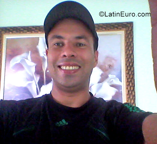 Date this attractive Brazil man Edmo from Belo Horizonte BR10077