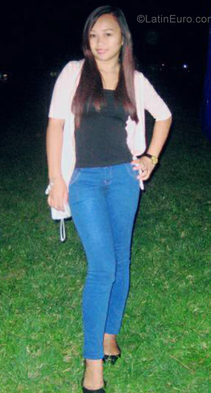 Date this voluptuous Philippines girl Perly from Malaybalay City PH964
