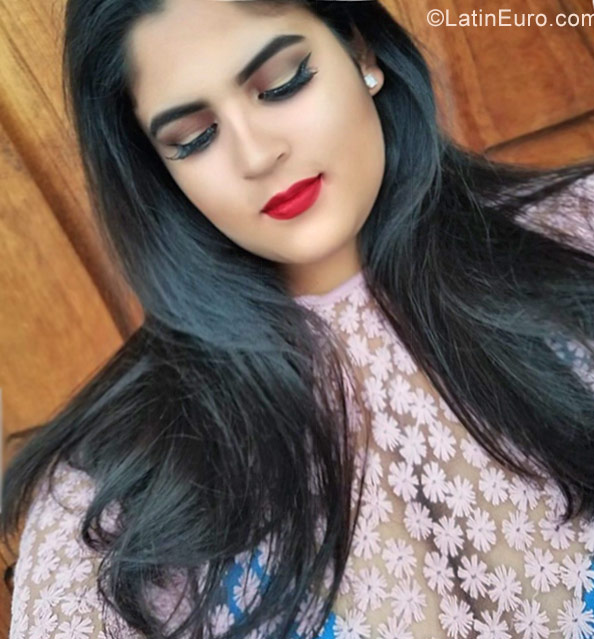 Date this lovely Honduras girl Steff from San Pedro HN2332
