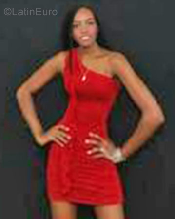 Date this hard body Colombia girl Yulieth from Cali CO22018