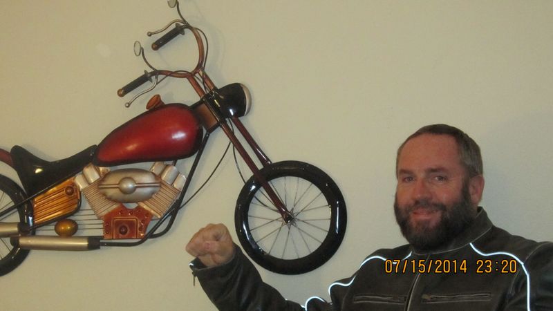 Date this athletic United States man Top from Lakeland US18405