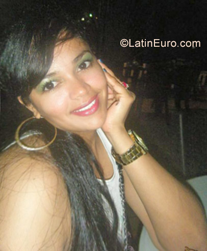 Date this funny Dominican Republic girl Vanelva from San Francisco De Macoris DO29887