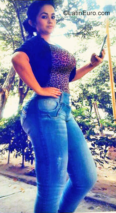 Date this foxy Colombia girl Dani from Medellin CO22117