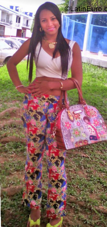 Date this foxy Colombia girl Milu from Villavicencio CO22121