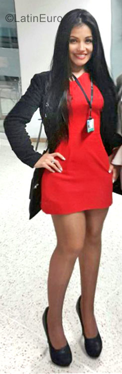 Date this attractive Colombia girl Edelmira from Bogota CO22140