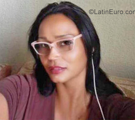 Date this happy Colombia girl Ingrid from Cali CO22163