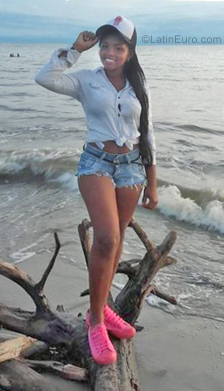 Date this tall Colombia girl Tatiana from Medellin CO25886