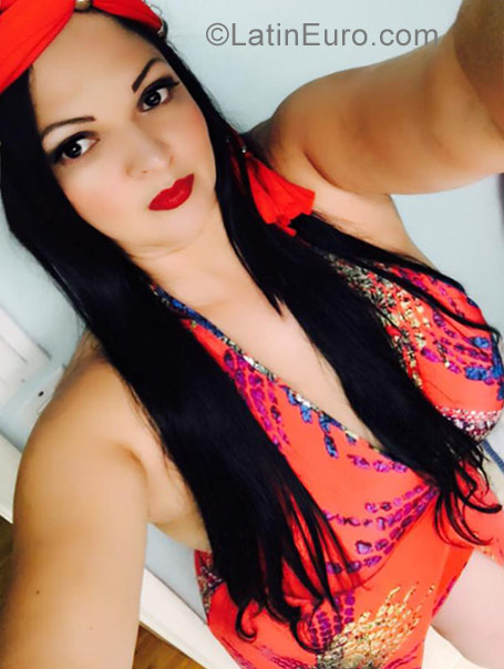 Date this funny United States girl Any from Ft. Lauderdale US18563