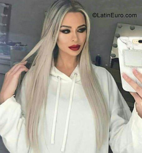 Date this tall Colombia girl Maria fernanda from Bucaramanga CO22189