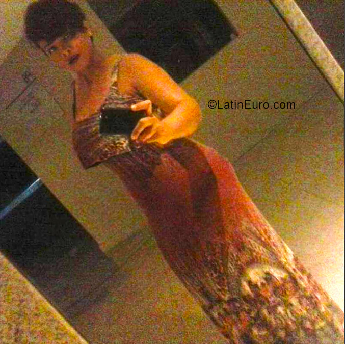 Date this foxy Canada girl Daniele from Recife CA775