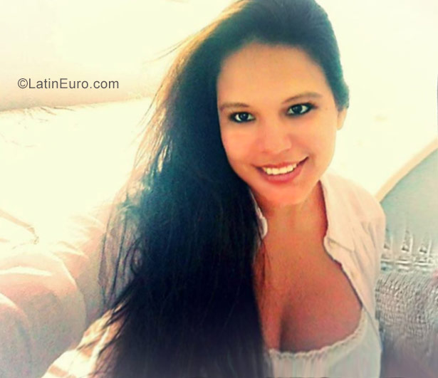 Date this tall Peru girl Lizit from Chiclayo PE1108