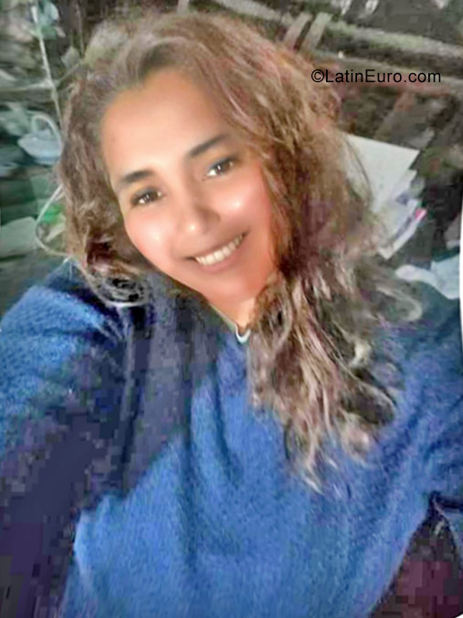 Date this attractive Peru girl Karen from Lima PE1111