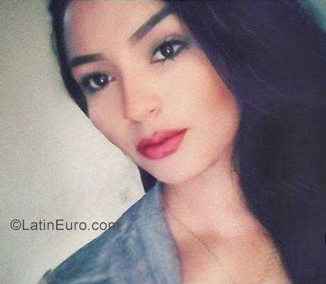 Date this hard body Venezuela girl Marlyn from Maracaibo VE901