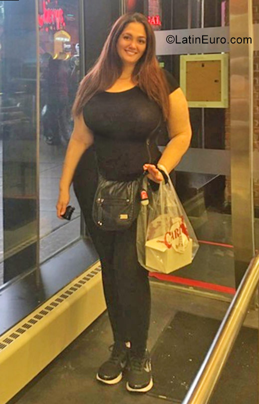 Date this funny Colombia girl Claudia from Medellín ES392