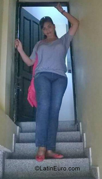 Date this stunning Colombia girl Monica from Barranquilla CO30849