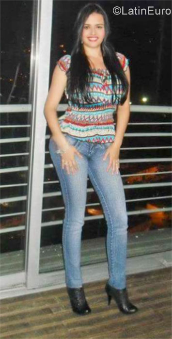 Date this foxy Colombia girl Lady from Armenia CO22326