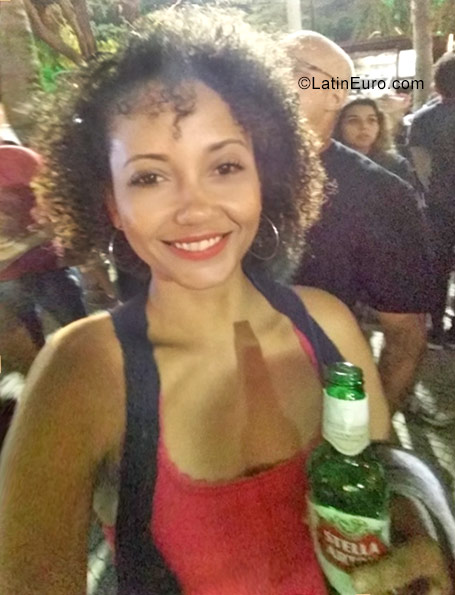 Date this gorgeous Brazil girl Vanessa from Rio de Janeiro BR10274