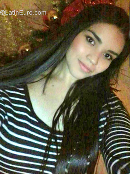 Date this happy Venezuela girl Ana from Guarenas VE943