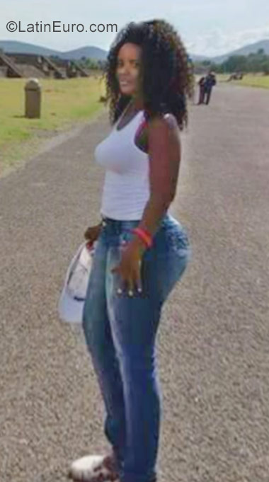 Date this athletic Colombia girl Rubi from Cali CO22346