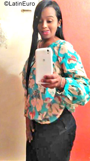 Date this tall Venezuela girl Nairoby from Bogota VE953