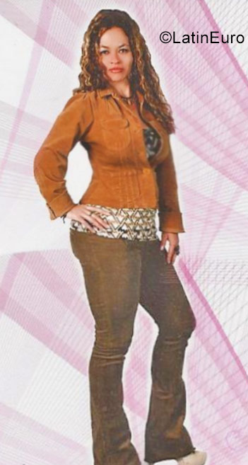 Date this nice looking Colombia girl Sandra from Enviagado CO22368